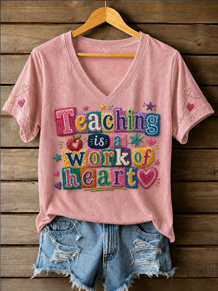 Retro Homecoming Artistic Casual V-Neck T-Shirt
