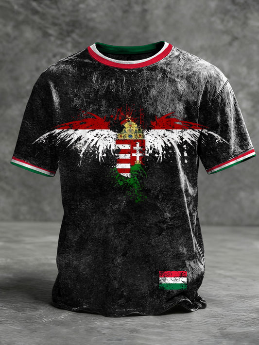 Férfi éles szorongatott magyar pajzs és szárnyak pólója t-