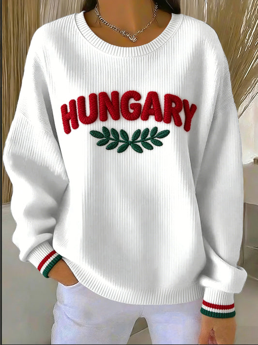 Női stílusos fehér "magyarország" hímzett bordás pulóver